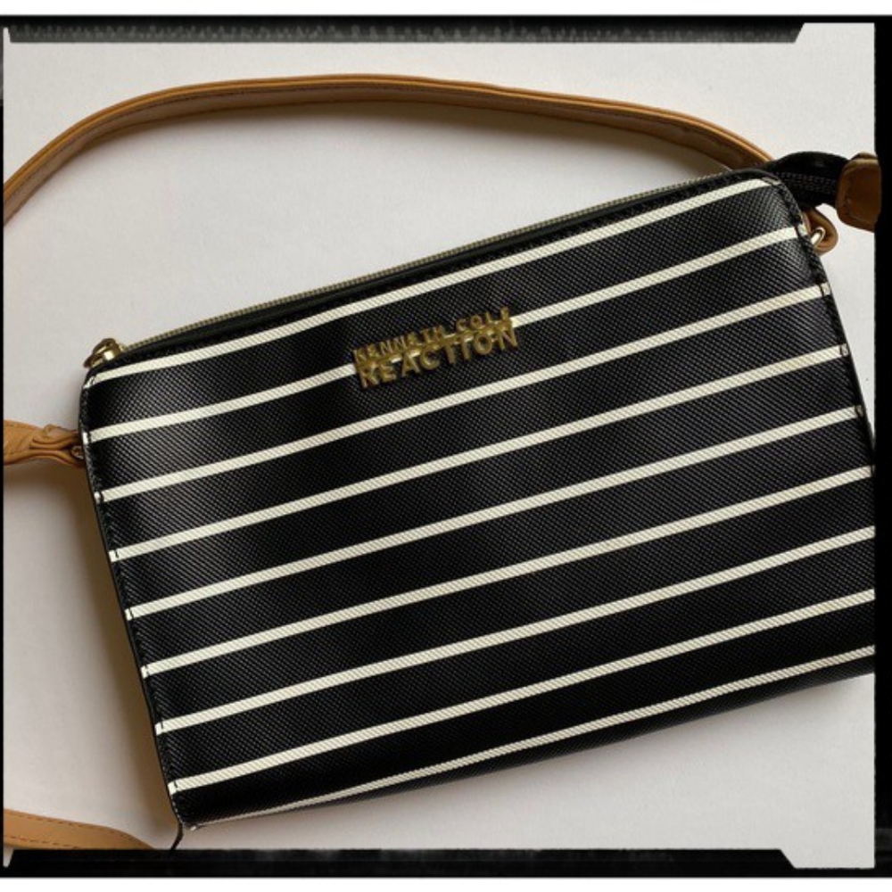 Kenneth Cole Reaction Purse - Picture 2 of 4